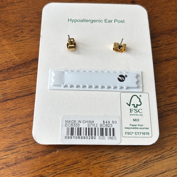 NWT J. Crew Gold Circle Fresh Water Pearl Stud Earrings - Picture 3 of 5